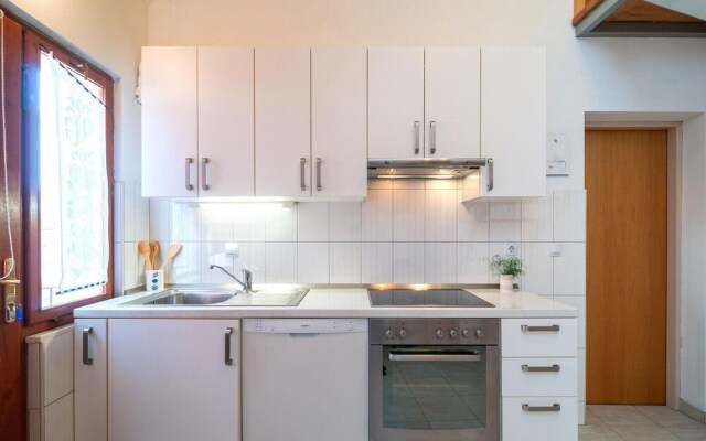 Nice Home in Pucisca With 2 Bedrooms and Wifi