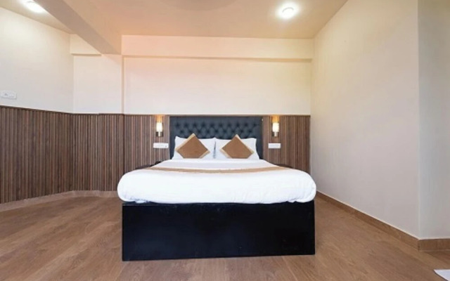 Hotel Mainak