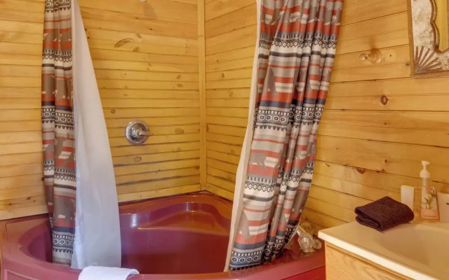 Private Hot Tub & Game Room: Mountain Retreat!