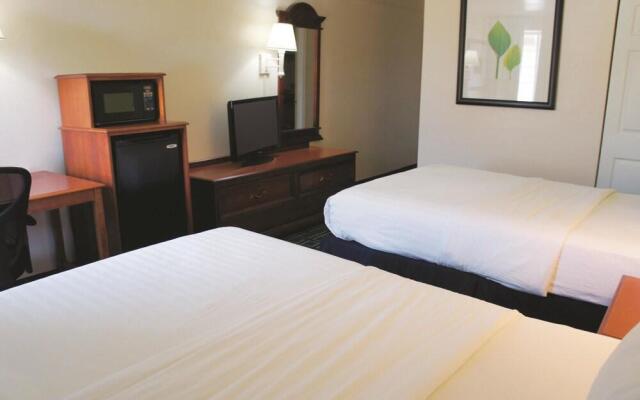 La Quinta Inn & Suites By Wyndham Tulsa Central
