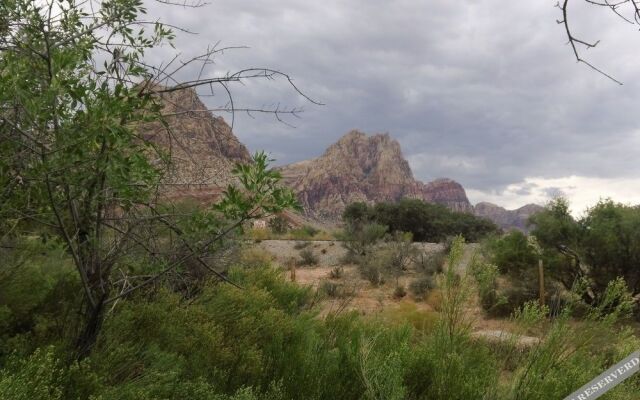 Bonnie Springs Ranch Motel