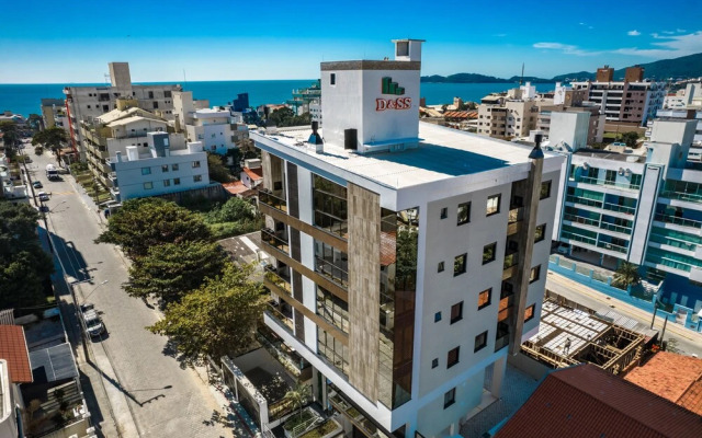 884B -Aluguel alto padrão em Bombinhas