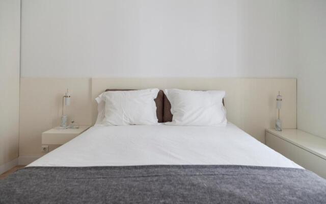Classy 2BDR Apartment in Downtown by LovelyStay
