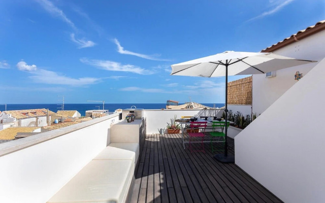 Mirror Apartment With Seaview Terrace
