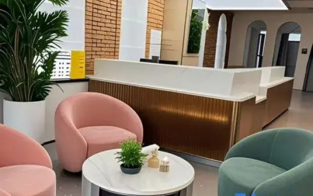 Yinchun Wassim Hotel (Wangjialiang Subway Station)