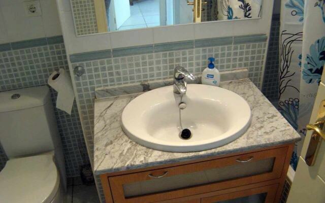 Venavera H21a - 2 Dorm / 1bath Walk to Beach