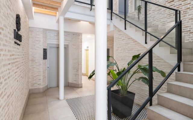 Lola 14 Suite Apartment