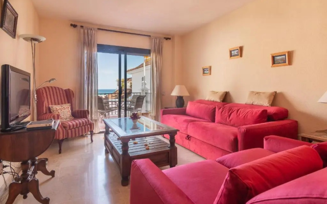 2233-Lovely 2 bedrooms on the beach, pool and port