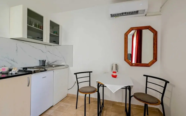 Calm and Stylish Rooms With Balcony
