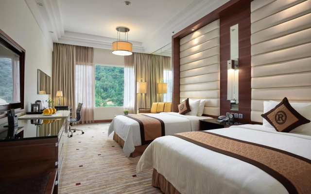 Royal Halong Hotel – Guest Rooms – Ha Long