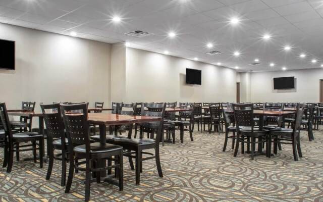 Rodeway Inn Rochester Airport