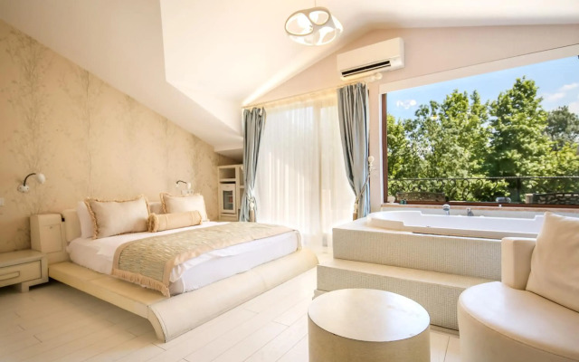 Lale Hotel