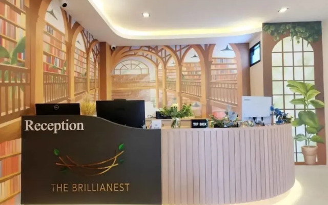 The Brillianest Gallery Hotel