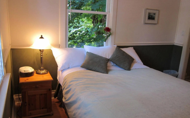 Heriot Bay Inn