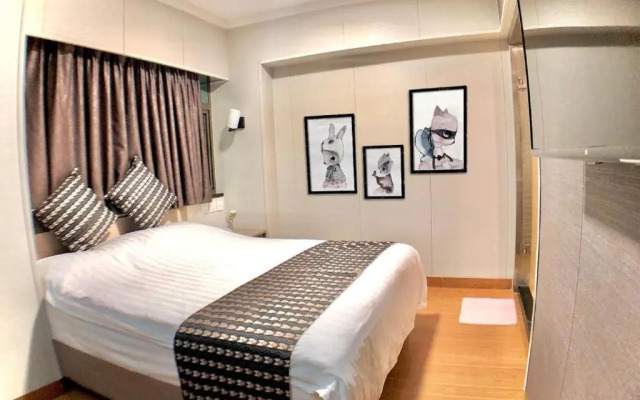 Holiday Hotel