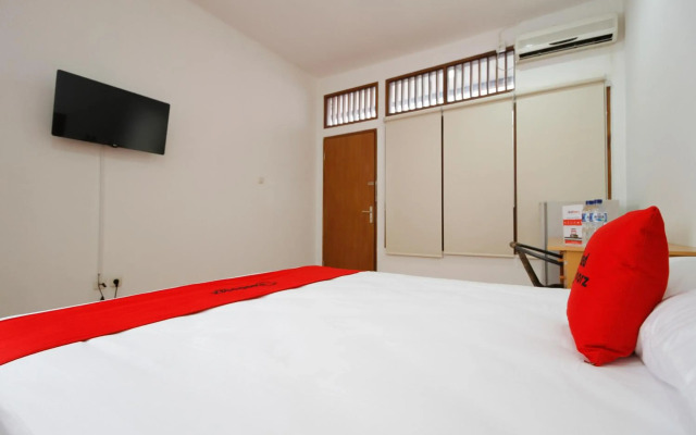 RedDoorz Plus near Plaza Indonesia