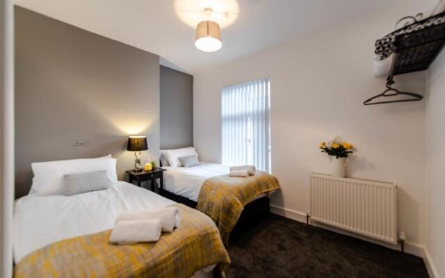 Liverpool Harrow Road Sleeps 6- Infinity Apartment