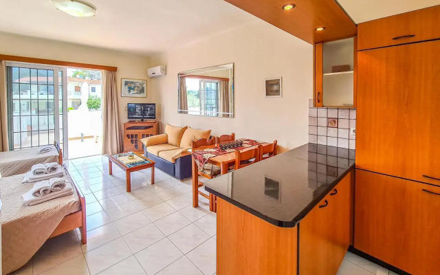 Colonial Studio/Apartment