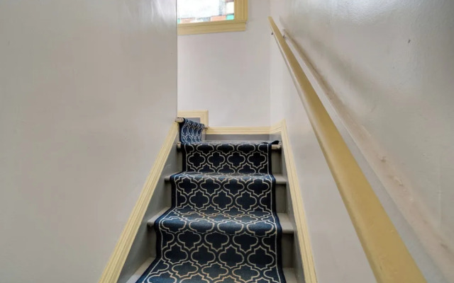 Idyllic Rochester Apt w/ Hot Tub: 2 Miles to Dtwn!