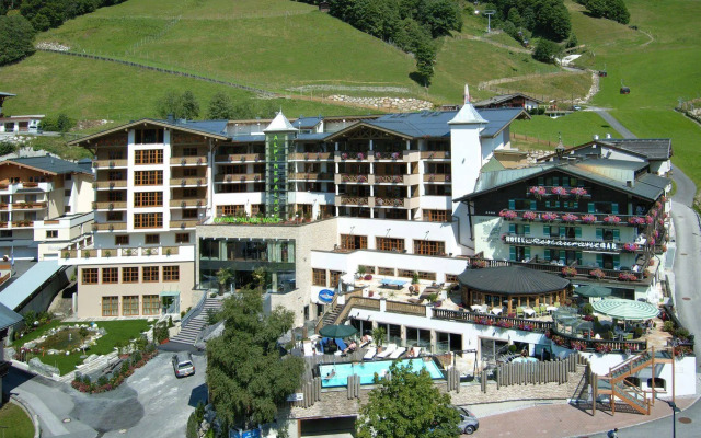 Hotel Alpine Palace