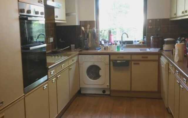4 Bedroom Flat Near the Harry Potter School