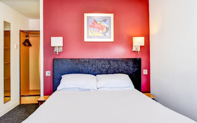 The Hotel Rafiya, Redditch