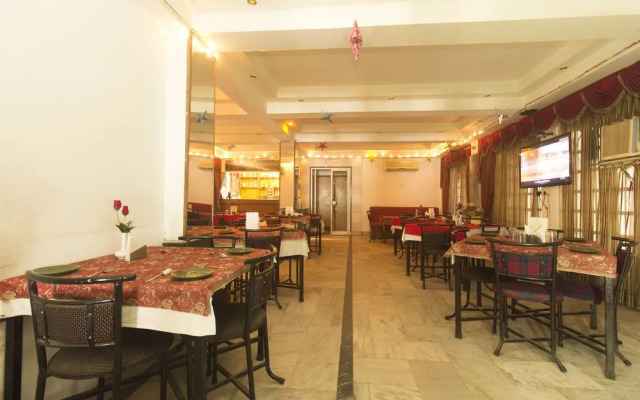 OYO 10695 Hotel Niladri Palace