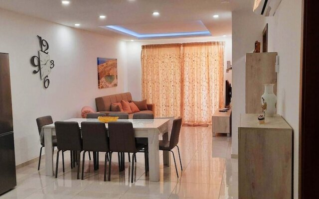 Beautiful 2 Bed Apartment in Għajnsielem