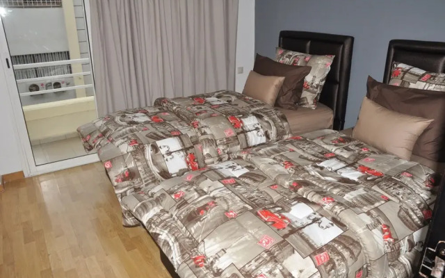 Val Fleuri Apartment With Balcony, Casablanca