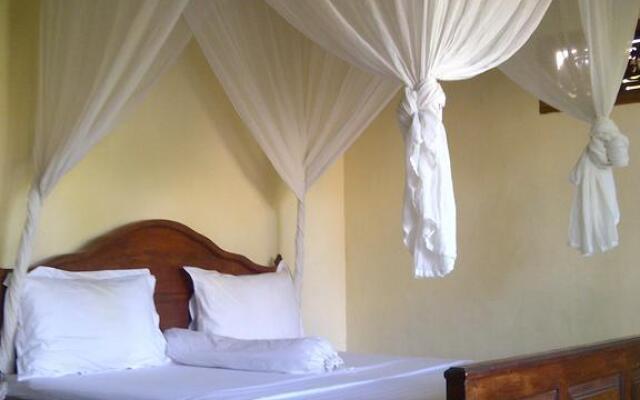 Romeo Beachfront Bungalow