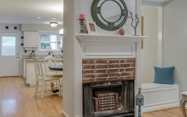 2Br Chic Nashville Townhouse by RedAwning