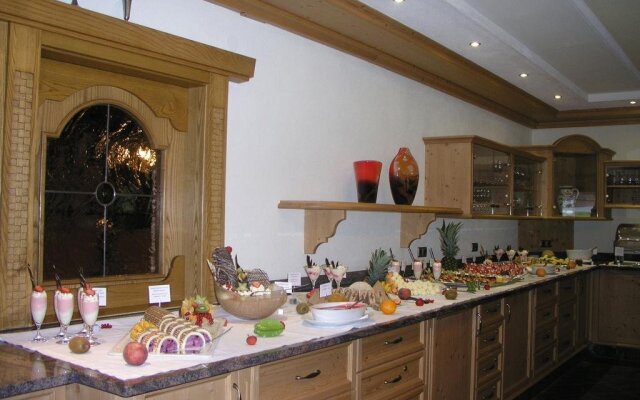 Alpenhotel Tirol