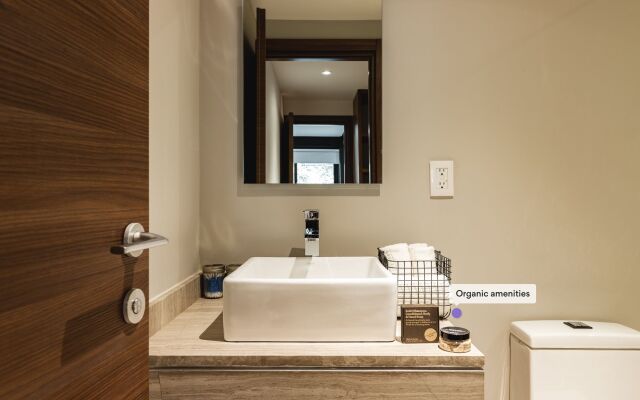 Casai Modern 2BR 2.5BA Oasis Steps From Parque Americas