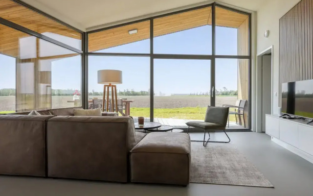 Pleasant Holiday Home With Garden