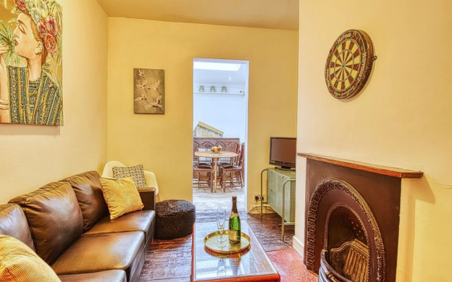 Ghar Homes - Bath Large Family Home