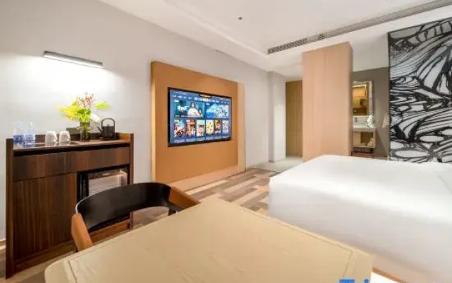 MEHOOD LESTIE Hotel (Suzhou Guanqian Street Chayuanchang Subway Station)