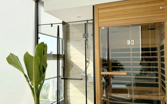 Sakura Homestay - Landmark Ecopark