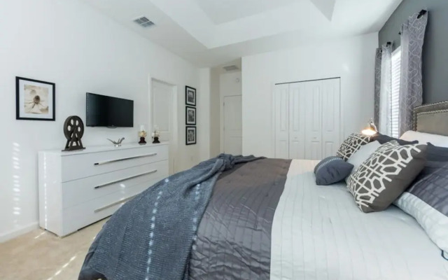 4557 Bella Vida House 6 Bedroom by Florida Star