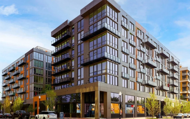 Global Luxury Suites Capitol Riverfront
