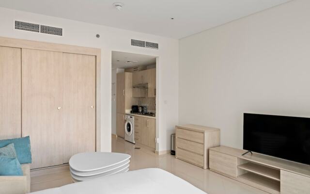 Studio Palm Jumeirah With Rooftop Pool and View