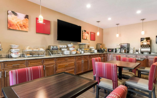 Comfort Suites