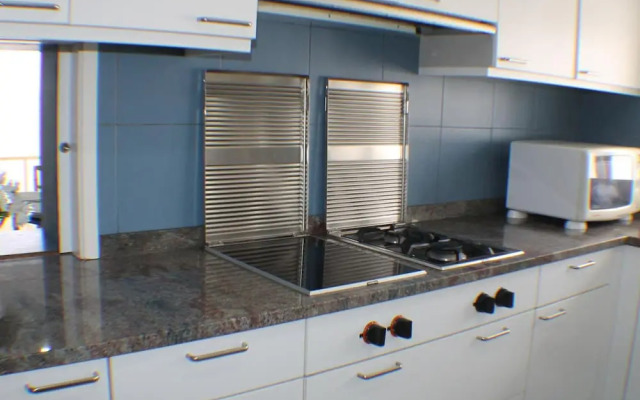 Avenida 5A in Roses With 3 Bedrooms and 2 Bathrooms