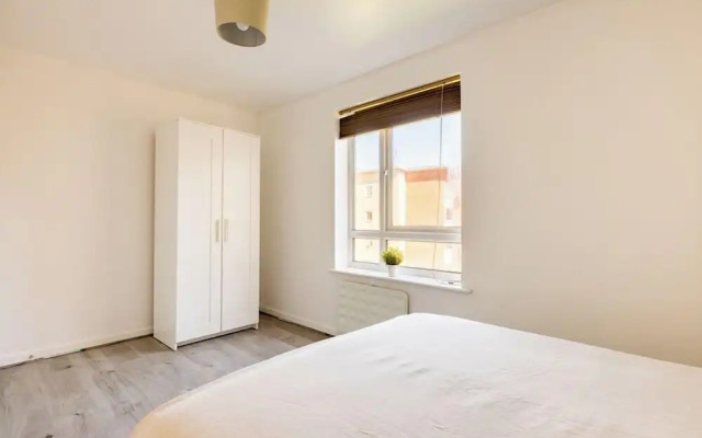 2 Bedrooms Apartment in Wembley
