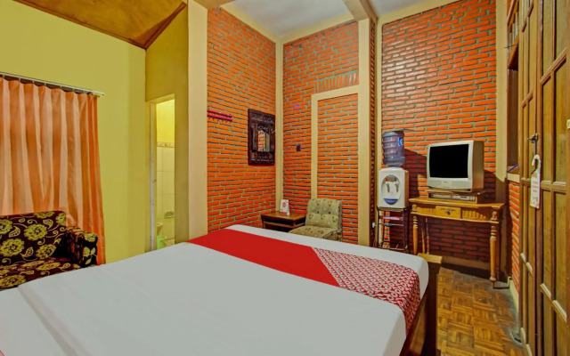 OYO 90031 Villa Papada