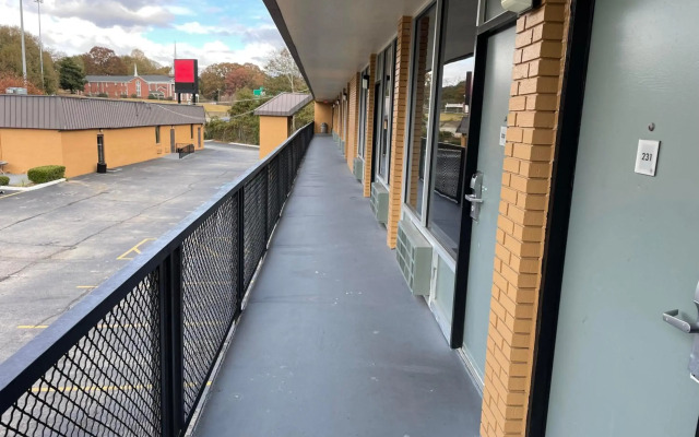 Budget Inn Greenville By Hotel O I-85