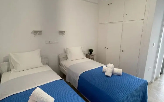 Zen Beach House in Tinos 2