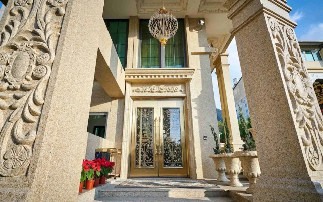 Sun Moon Lake Queen Castle Hotel