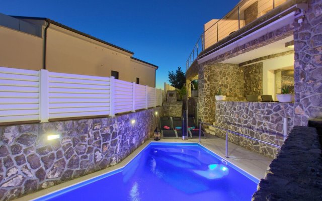 Nice Home in Krk With Wifi and 2 Bedrooms