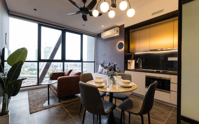 KLCC Modern Musical Sty 5Pax Scarletz Suite