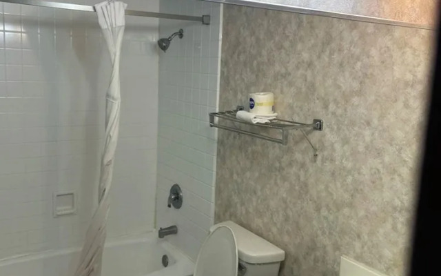 Blue Way Inn & Suites La Crosse